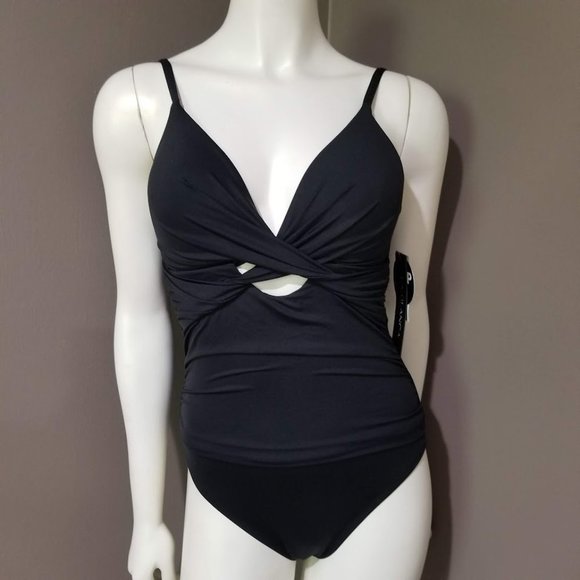 La Blanca Twist-Front Keyhole One-Piece Swimsuit -Black - Picture 2 of 9